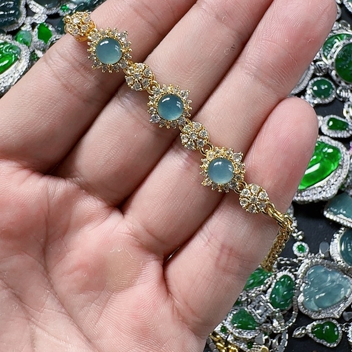 翡翠颈饰未镶嵌天然A货翡翠放漏