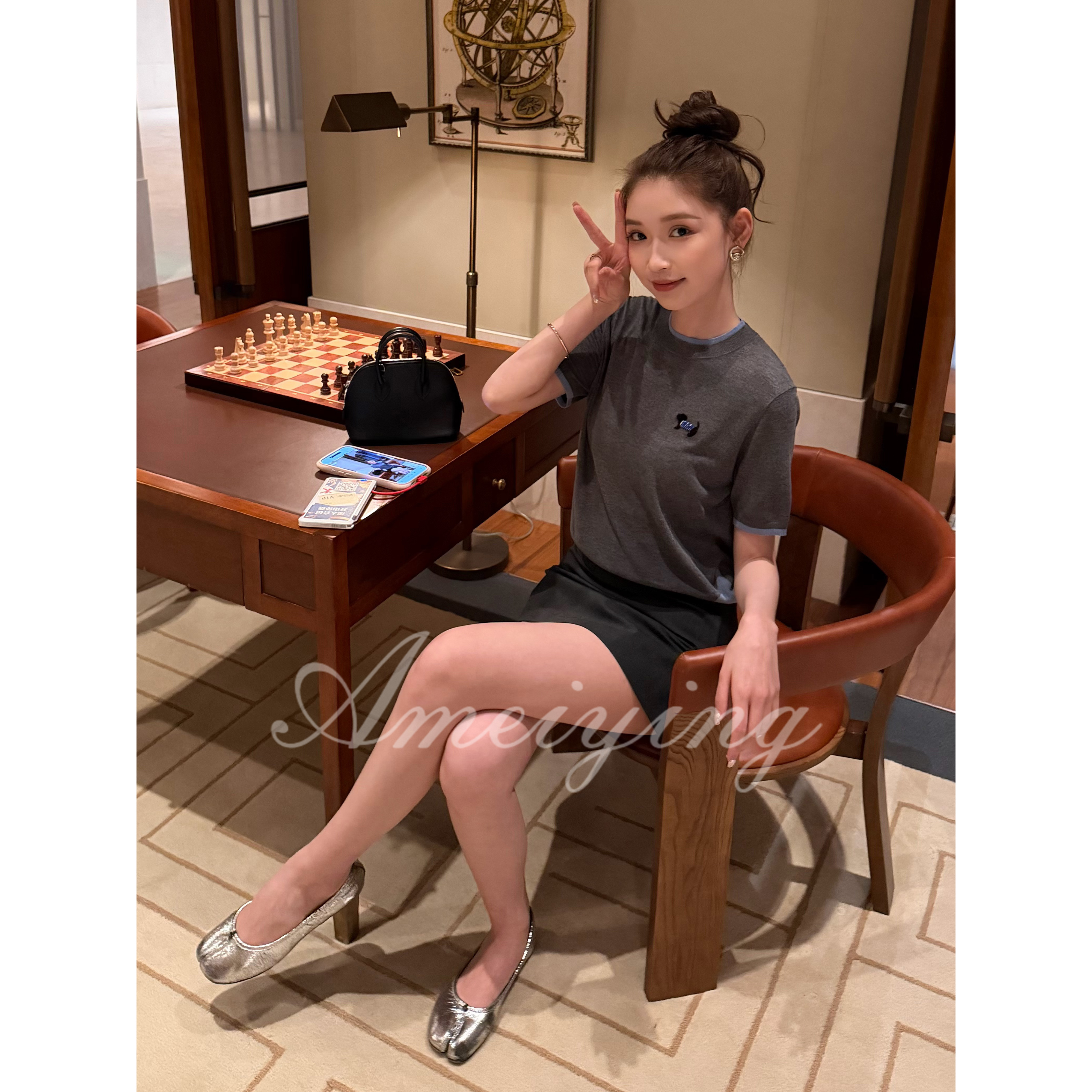 Ameiying-“蓝精灵”法式轻熟撞色圆领天丝混纺毛衣YZ6XM008