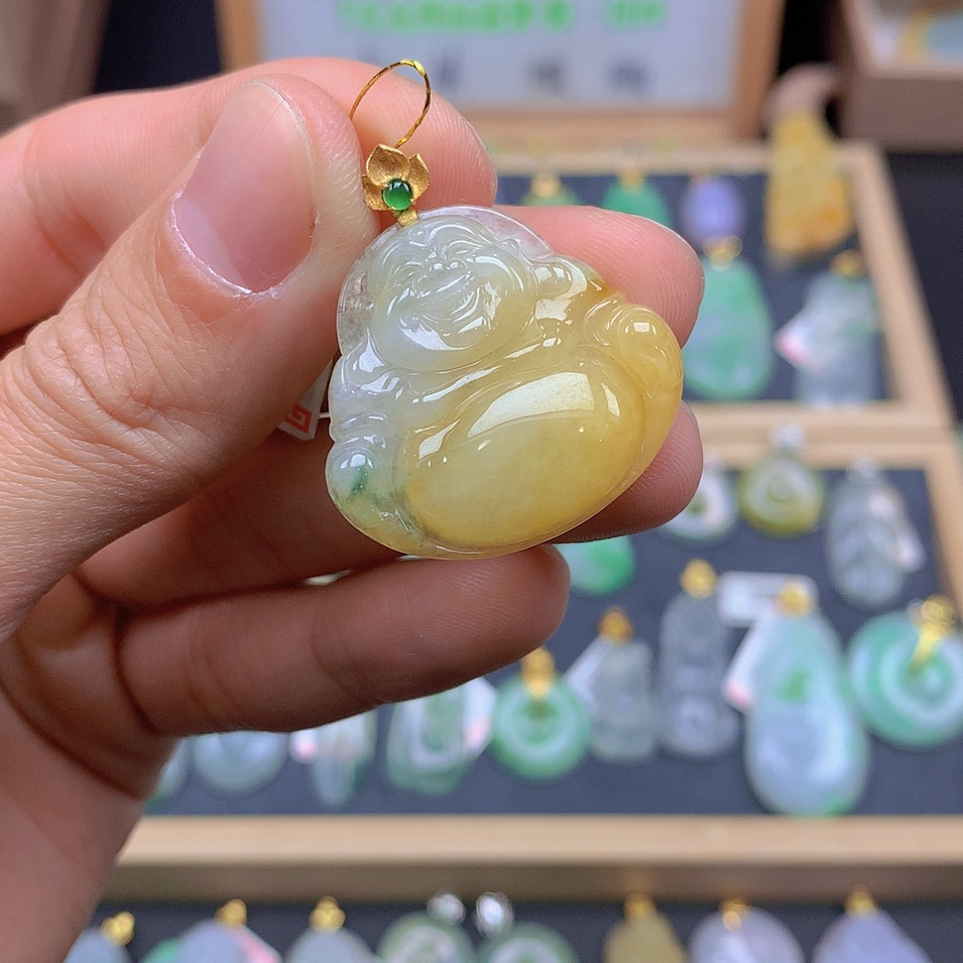 翡翠颈饰18K金镶嵌翡翠