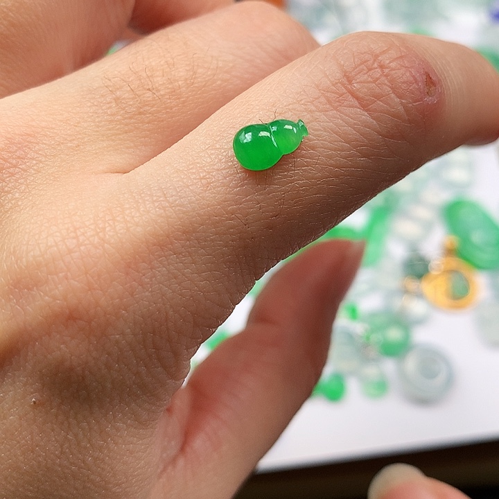 翡翠吊坠(不含链)未镶嵌葫芦