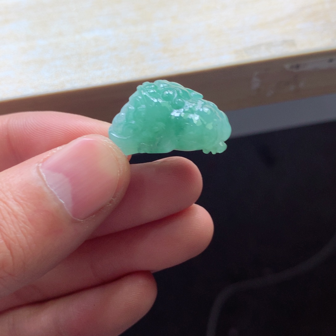 翡翠颈饰未镶嵌吊坠