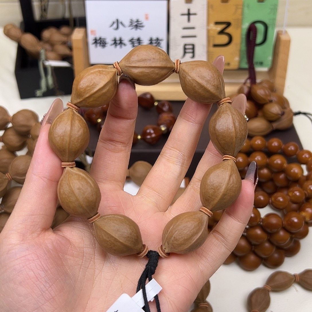拥***安橄榄核手串/手链三花18.27