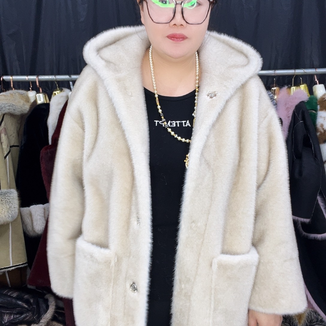 嗯！大码加短毛针织外套的