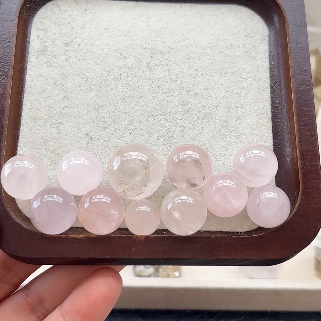 水晶未镶嵌珠宝半成品42 粉水晶球（一盘）