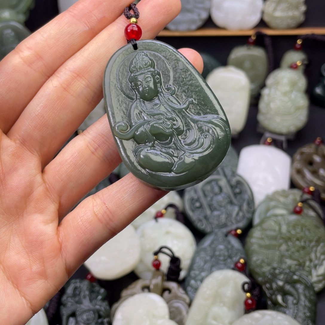 和田玉颈饰未镶嵌