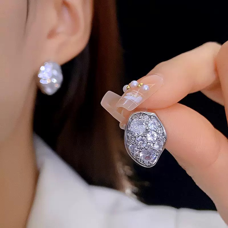 铜合金耳饰不规则金属满钻椭圆锆石耳夹轻奢时尚大气耳环