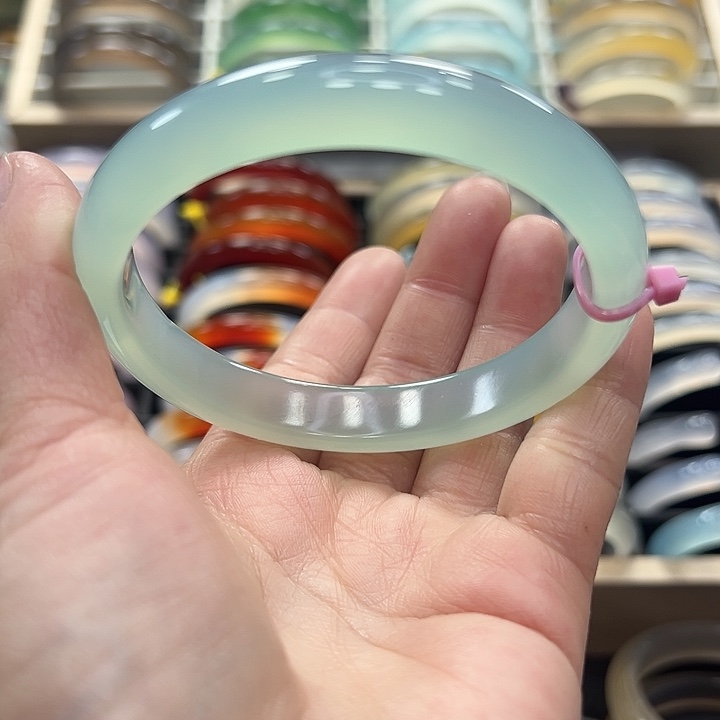 玛瑙/玉髓手镯未镶嵌米*?62