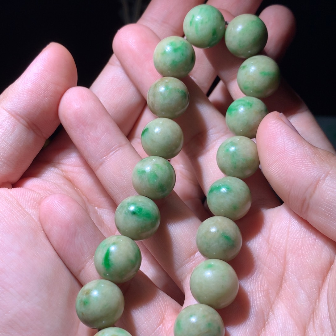 翡翠挂件未镶嵌如**君