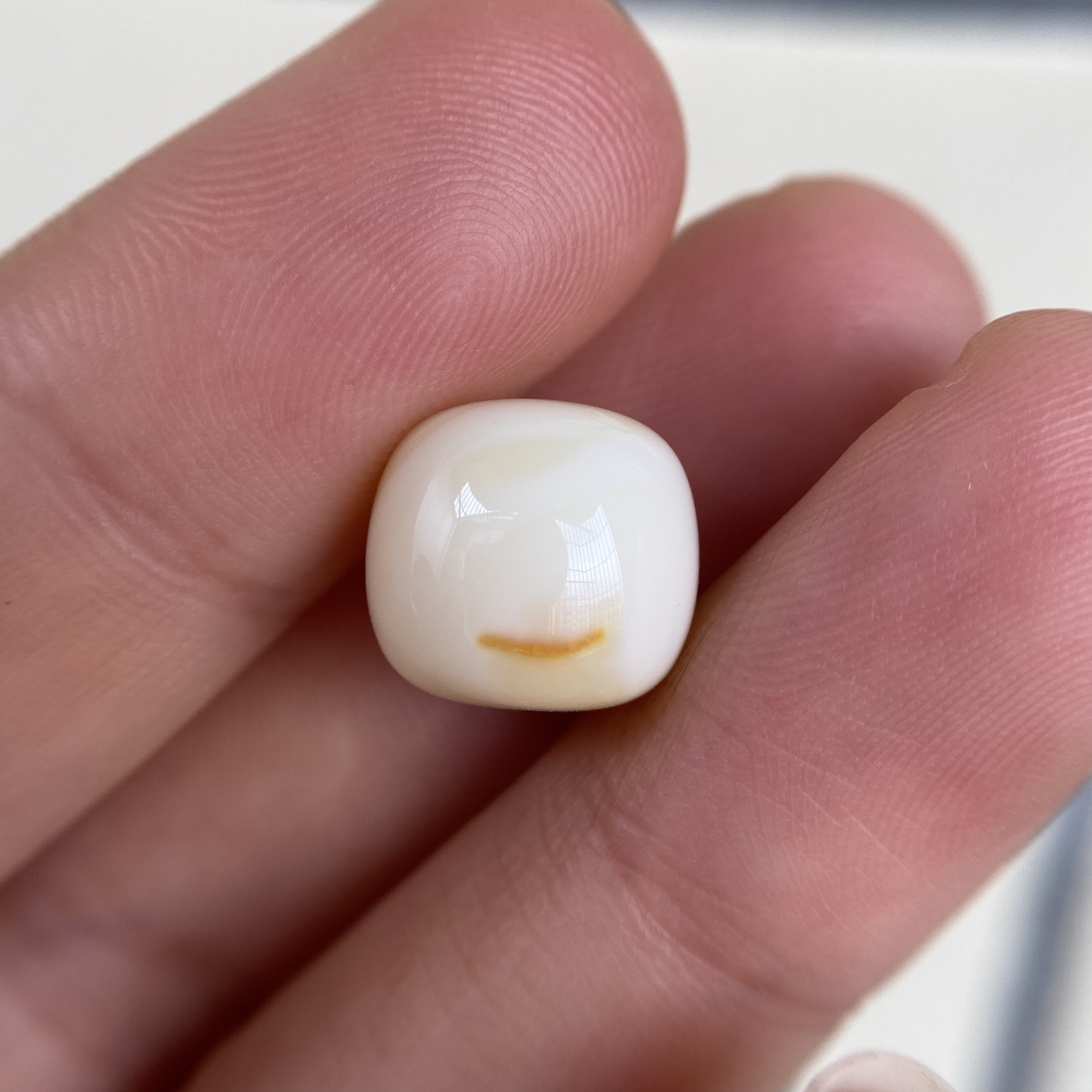 蜜蜡浓蜡老型配饰11.7×10.7mm，带皮色纹