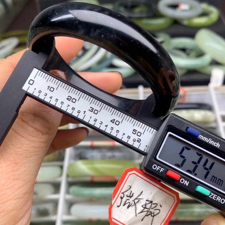 蛇纹石玉未镶嵌手镯978
