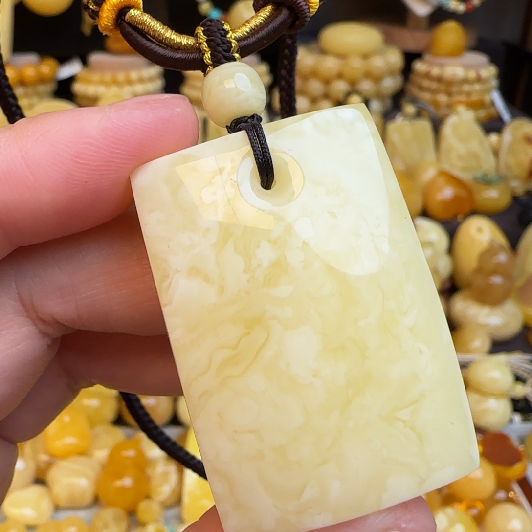 琥珀未镶嵌套链天然白蜜蜜蜡无事牌