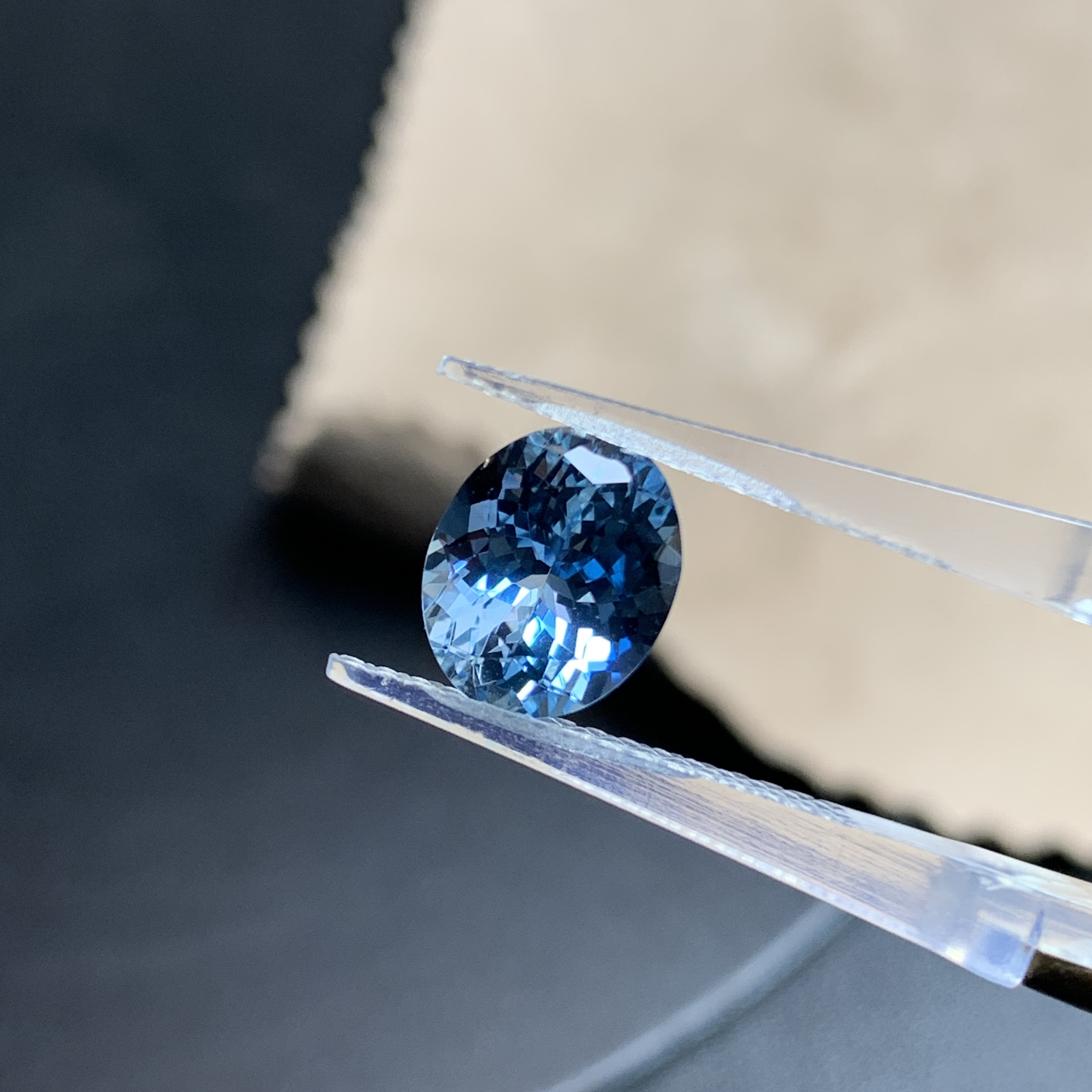天然超级圣玛利亚海蓝宝裸石2.48ct椭圆形全净体吉尔德证书
