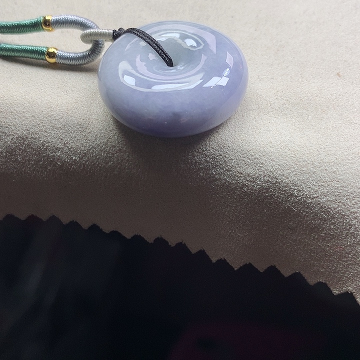 翡翠颈饰未镶嵌吊坠