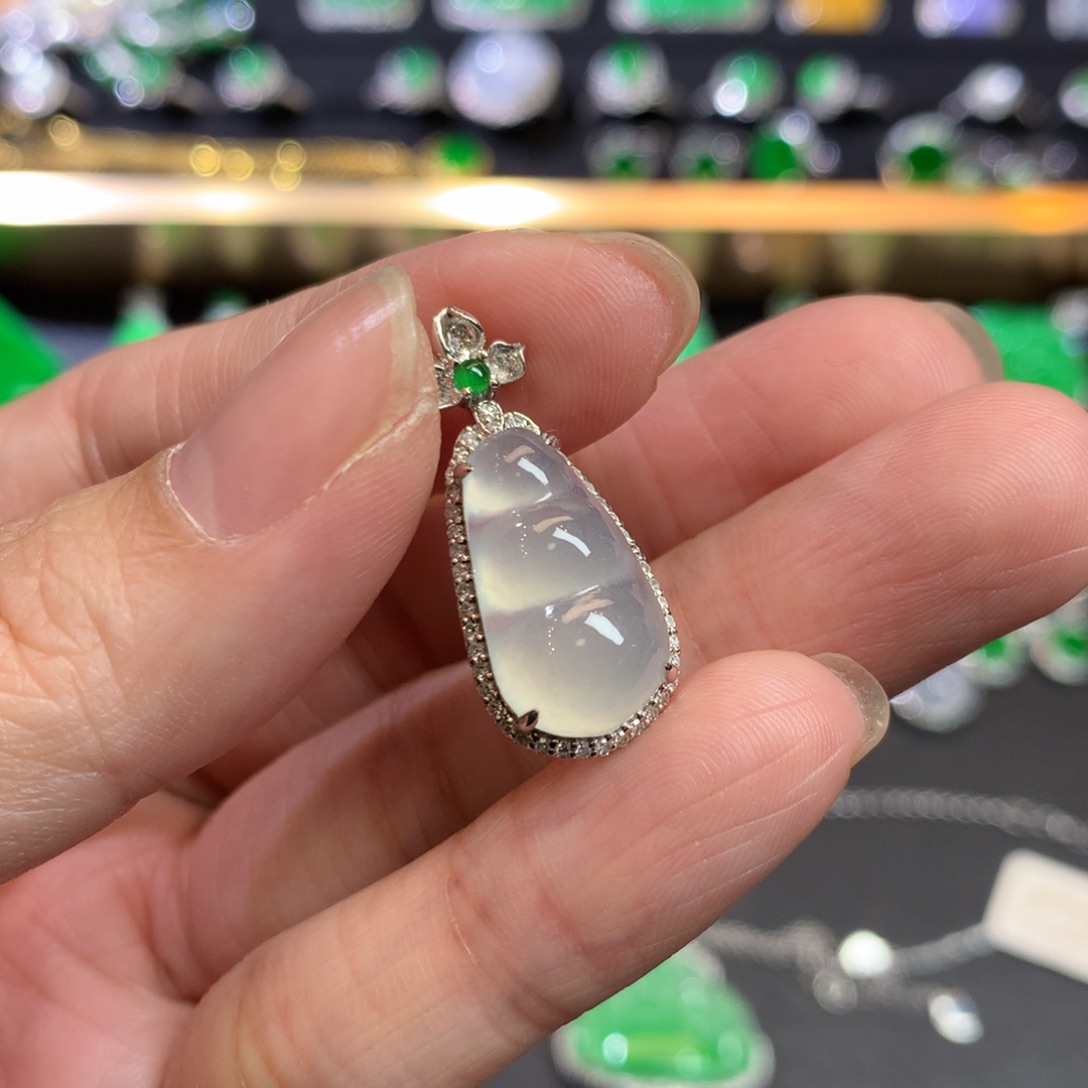 翡翠吊坠(不含链)18K金镶嵌