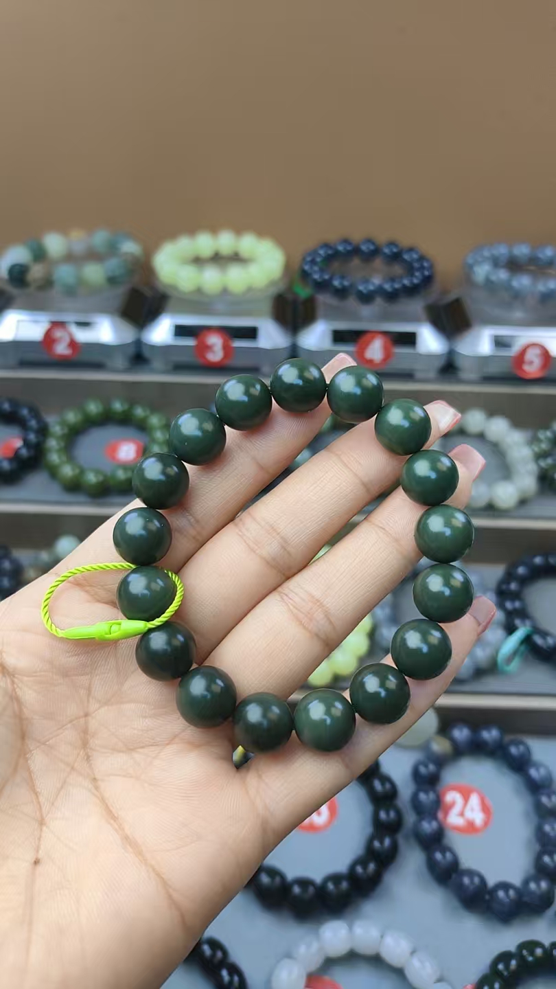 新疆和田玉沙枣青圆珠12