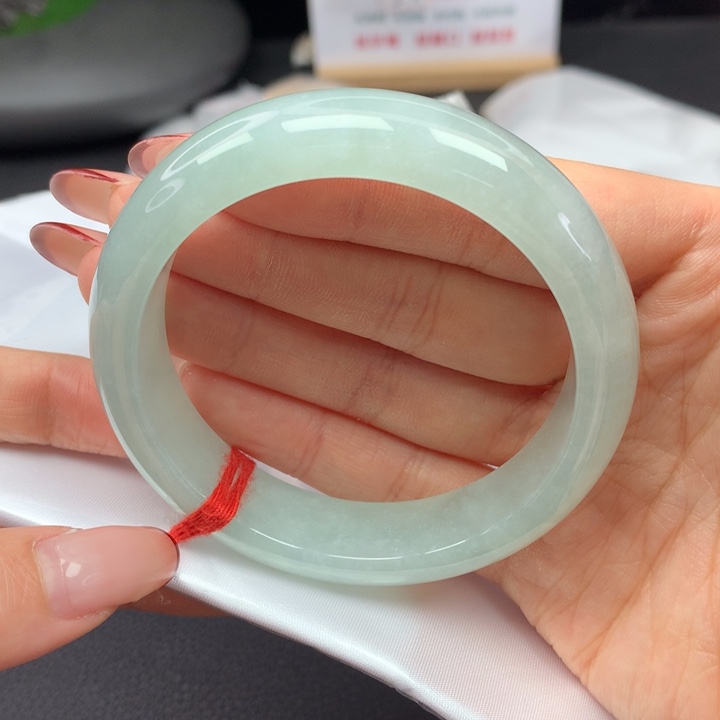 翡翠手镯未镶嵌57轮胎