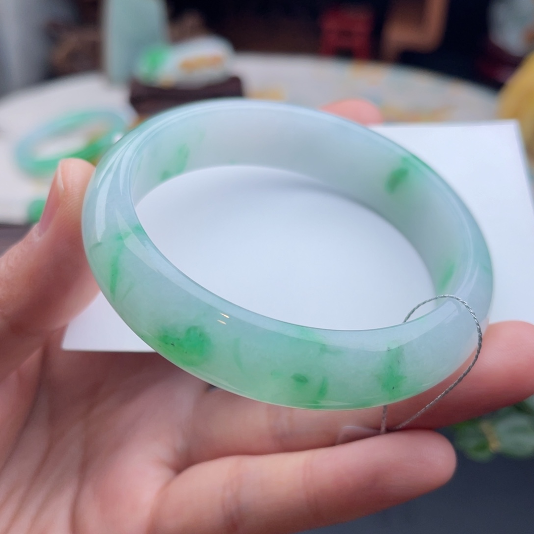 未镶嵌手镯翡翠百花绿