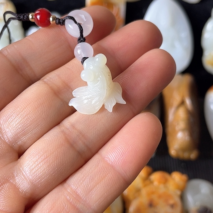 和田玉颈饰未镶嵌