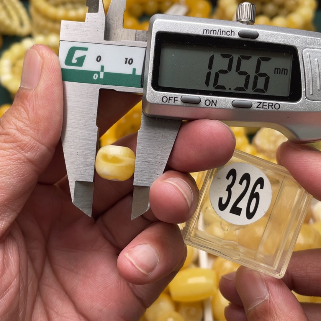 蜜蜡珠宝奇石未镶嵌