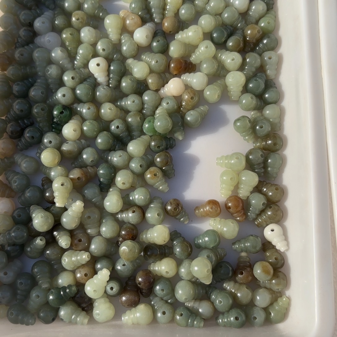 和田玉（糖玉）未镶嵌颈饰多样性拍一发一