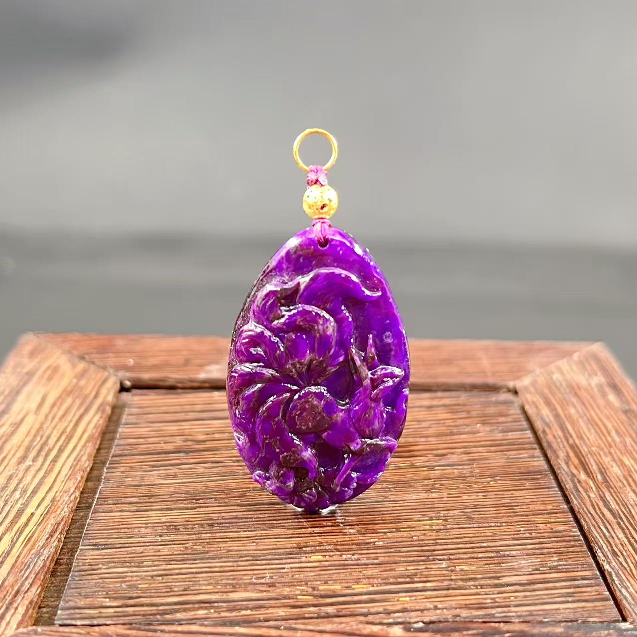 【笑迎九尾送祥瑞】舒俱来老料 18k金九尾狐吊坠/K008/多样性发一