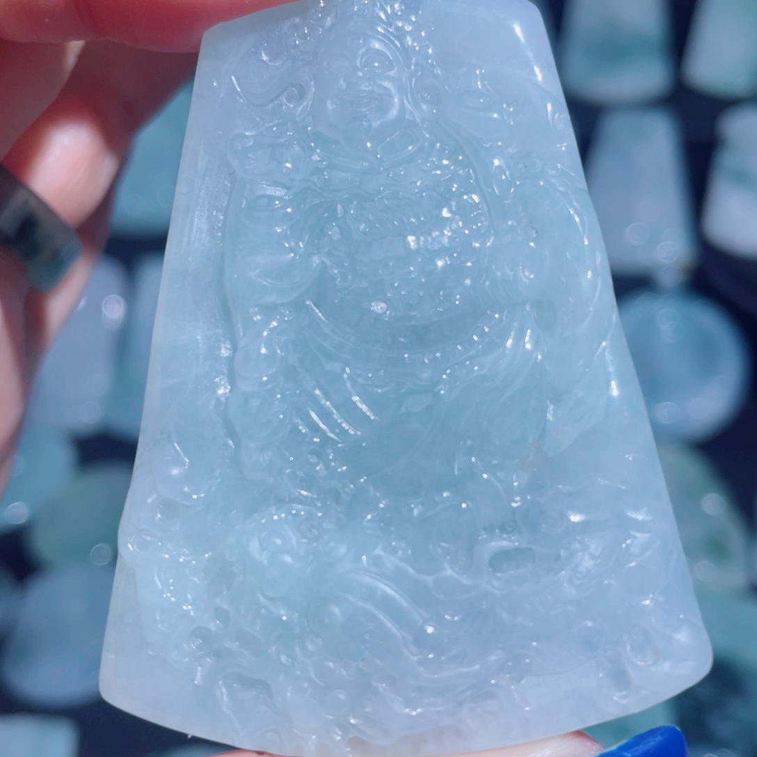 翡翠未镶嵌颈饰御龙财神