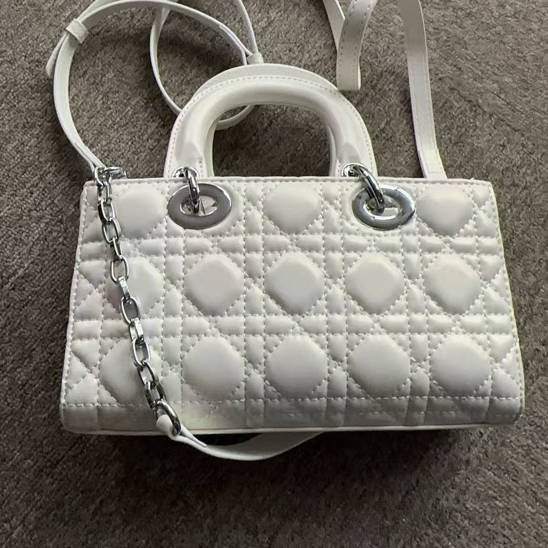 2025新款真皮女包横版3格白色8901-22