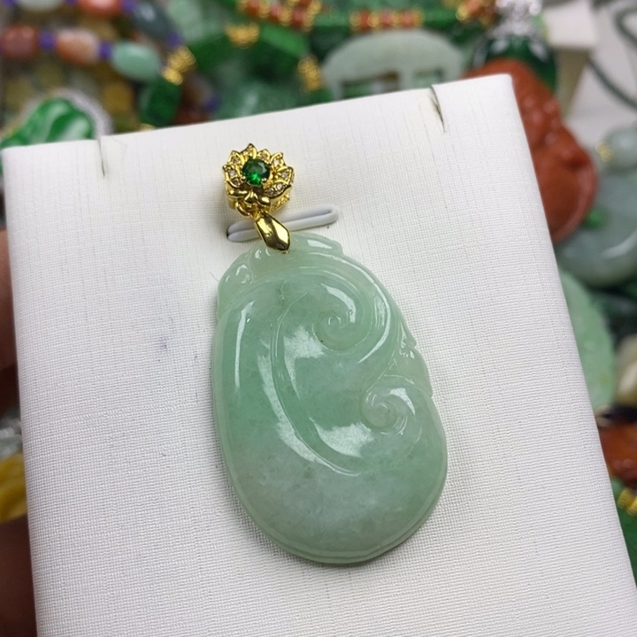 翡翠未镶嵌吊坠(赠链)