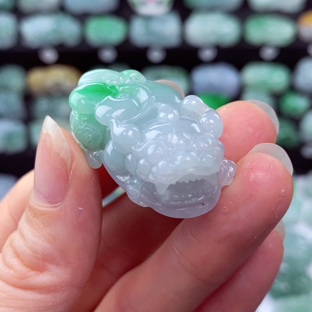 翡翠颈饰未镶嵌天然