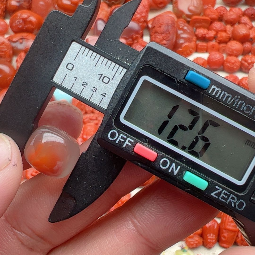 南红玛瑙配饰未镶嵌