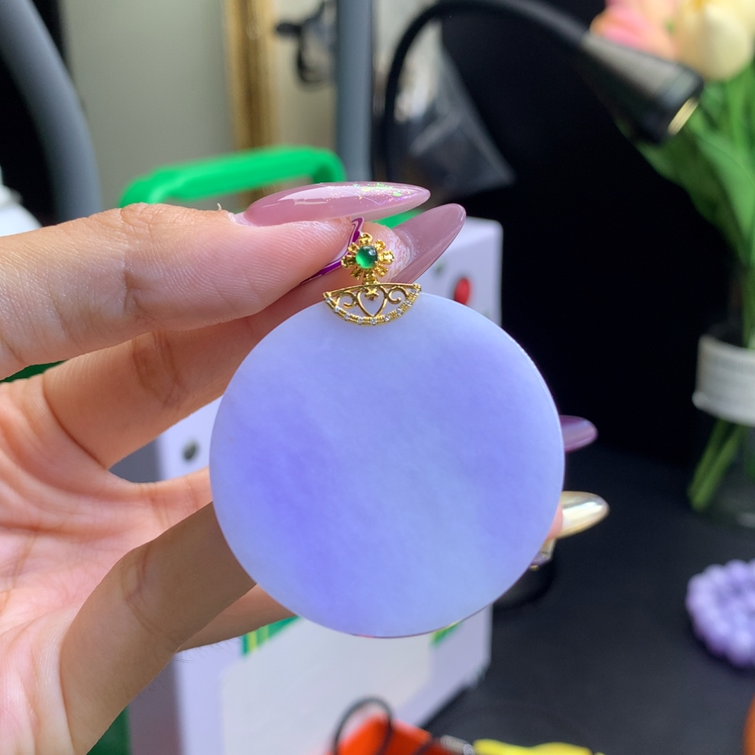 颈饰18K金镶嵌翡翠