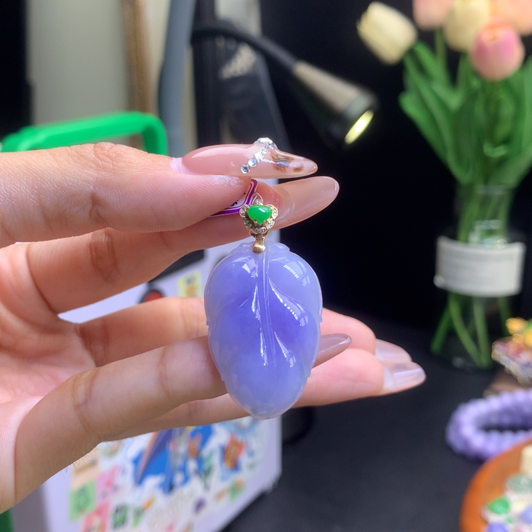 翡翠18K金镶嵌颈饰