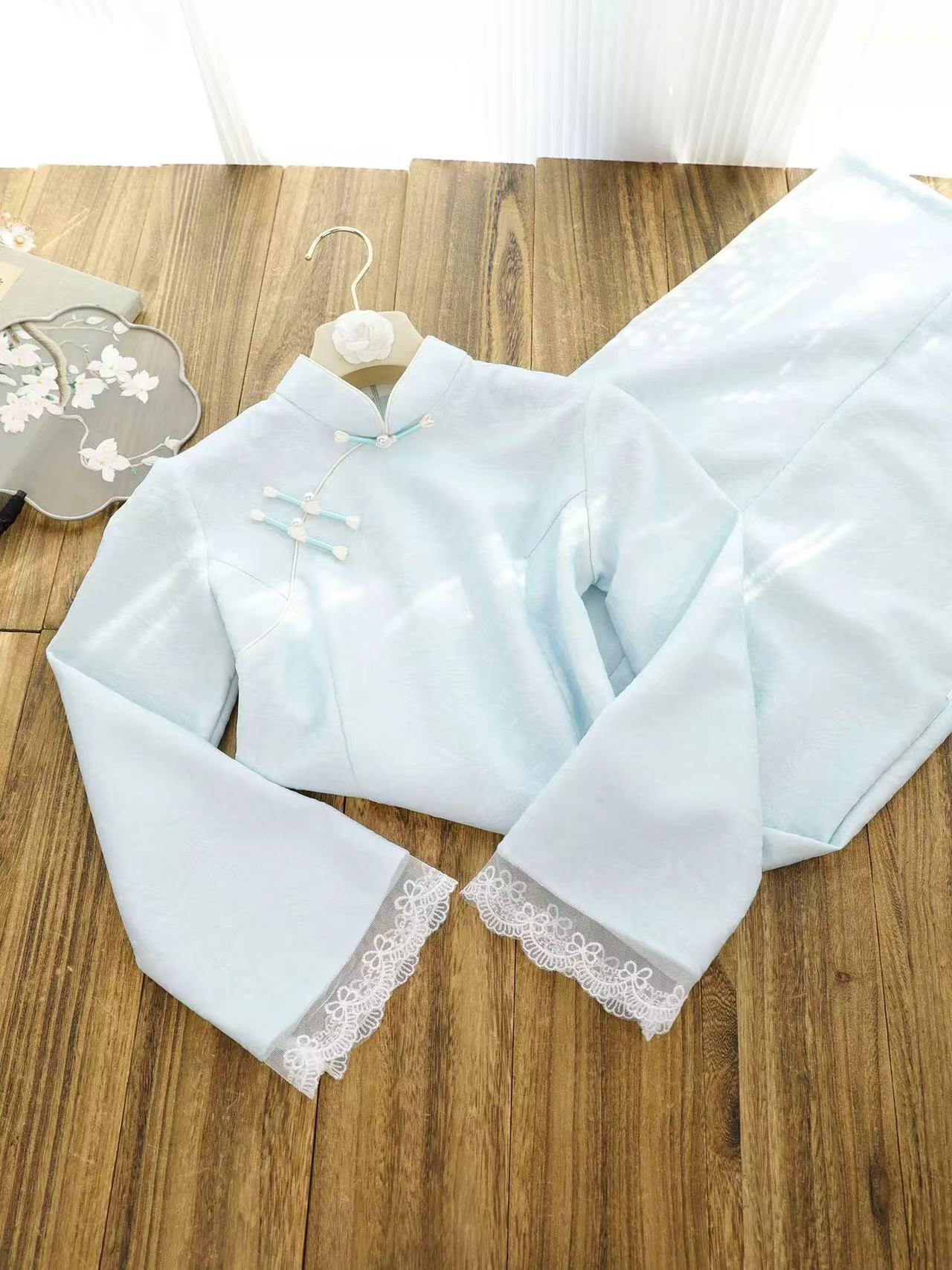 943-蓝色 浮雕叶子 倒大袖蕾丝袖 气质 旗袍 