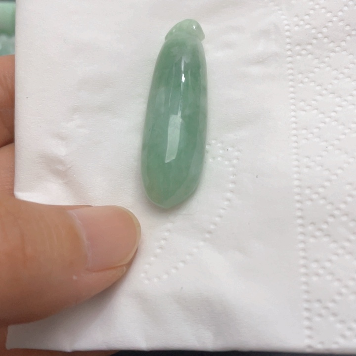 【闪购商品】翡翠颈饰未镶嵌天然翡翠