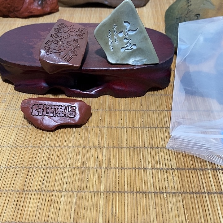 养****原石雕刻工艺品手把摆件