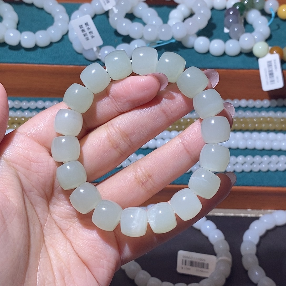 和田玉未镶嵌手串12直切