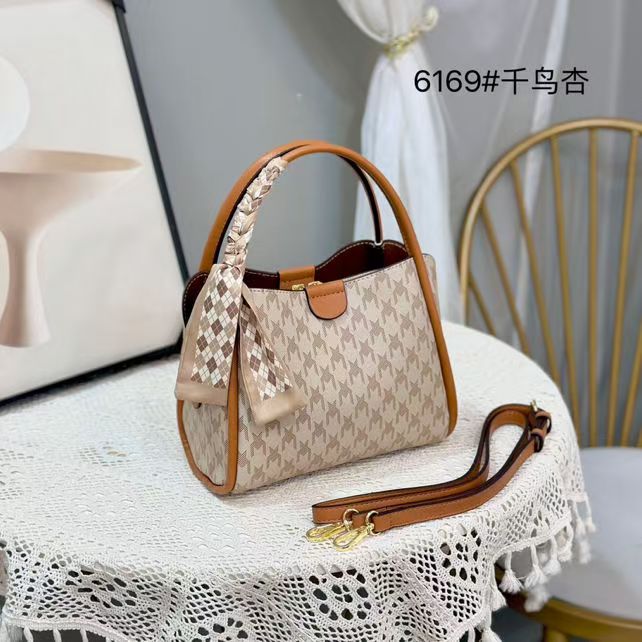 轻奢斜挎包送给妈妈的礼物包潮流夏季经典时尚休闲女士小众印花包