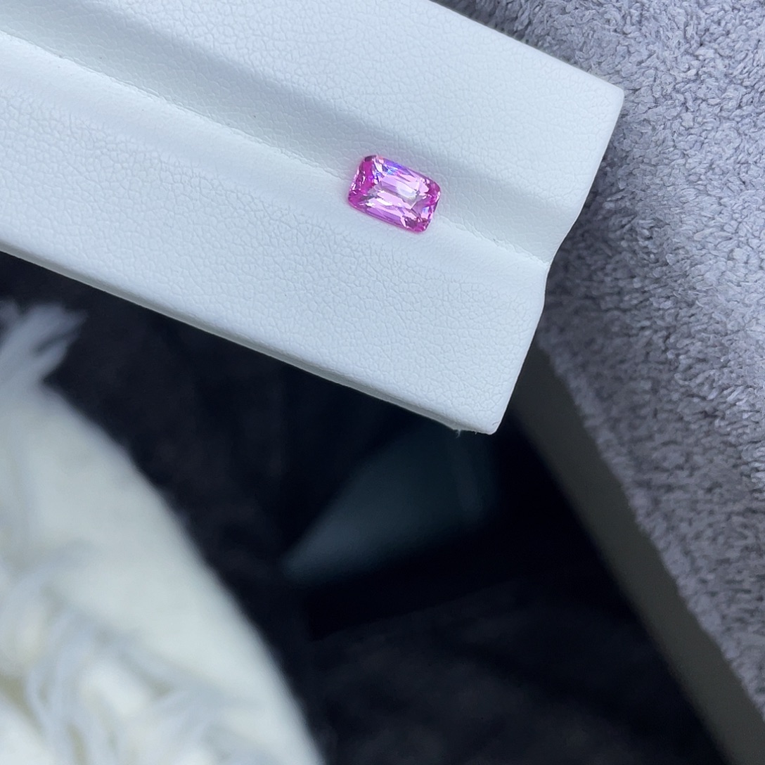蓝宝石裸石帕帕1.1Ct