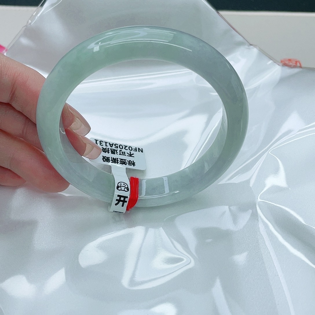 翡翠手镯未镶嵌正58.5