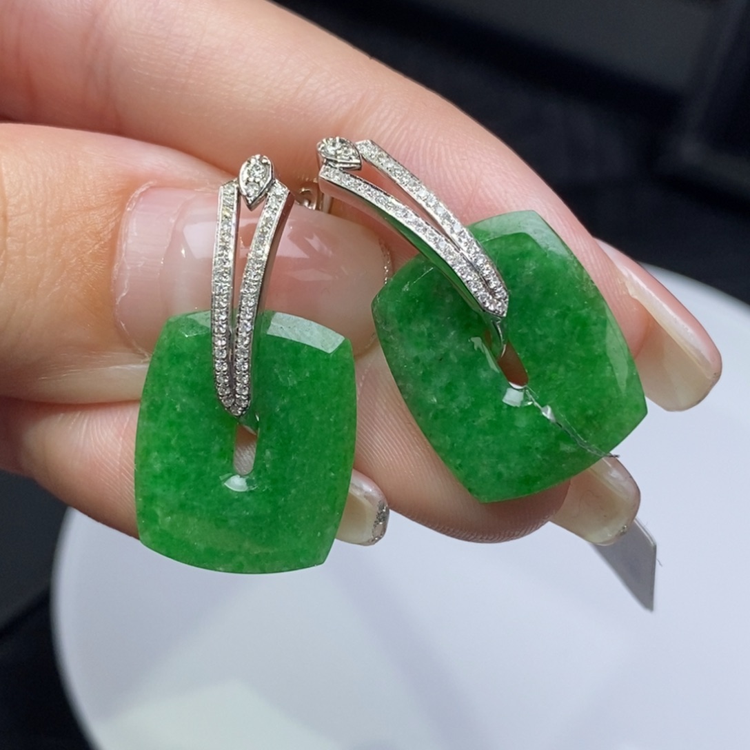 翡翠18K金镶嵌耳饰福贝