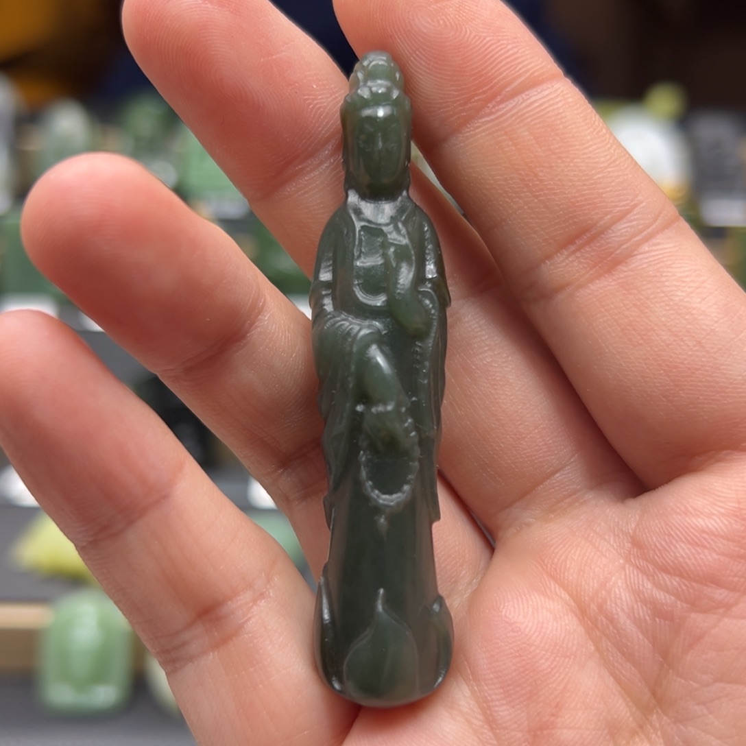 用***4和田玉未镶嵌挂件