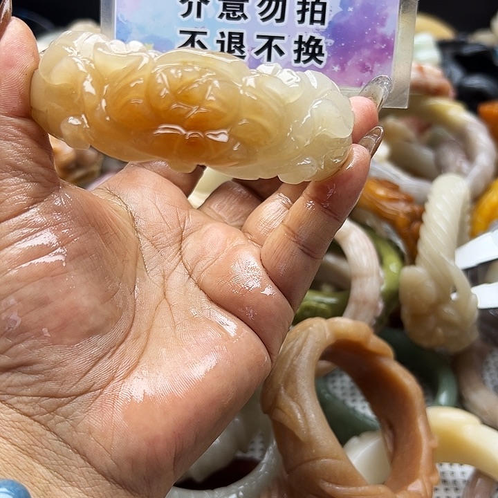 未镶嵌手镯石英岩玉