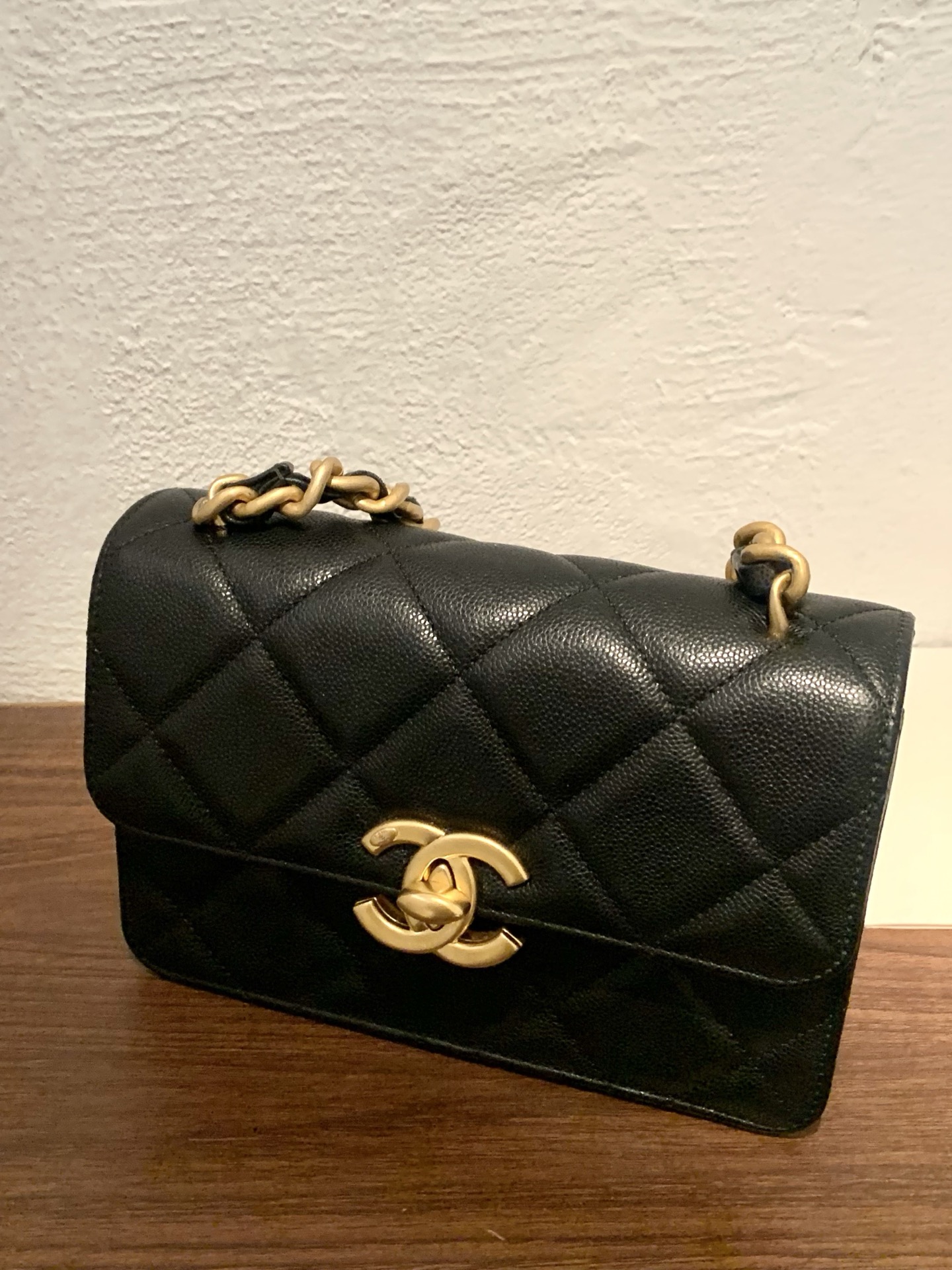 99新 Chanel/香奈儿 HIHI/24A黑金荔枝大logo口盖链条包/11927656