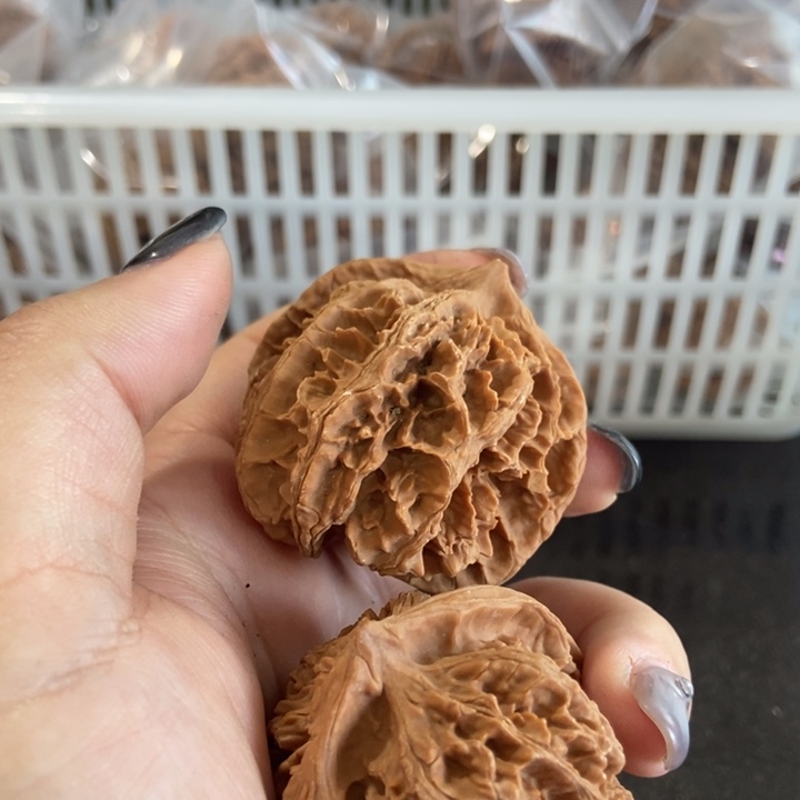 吊坠文玩核桃大刺瑕疵