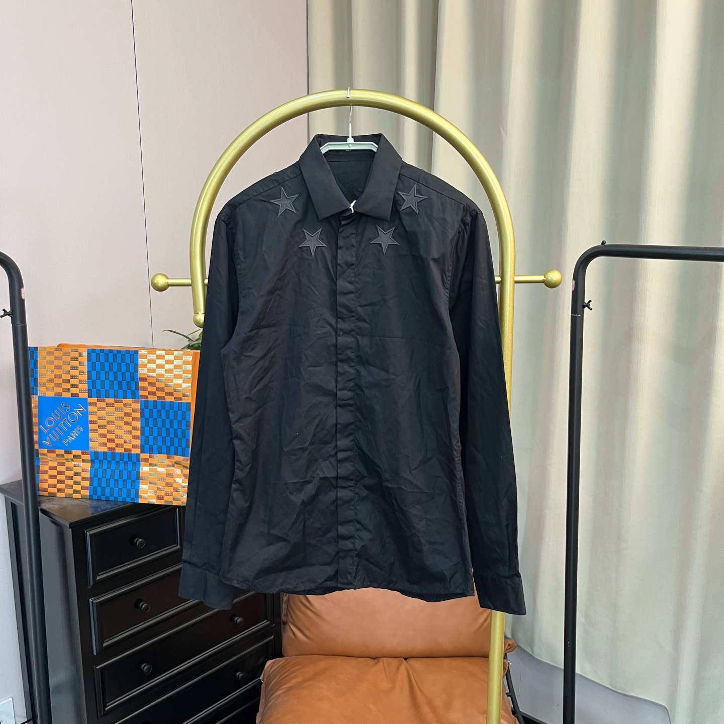 99新 Givenchy/纪梵希 梅芙 黑色领口五角星衬衫 39码 