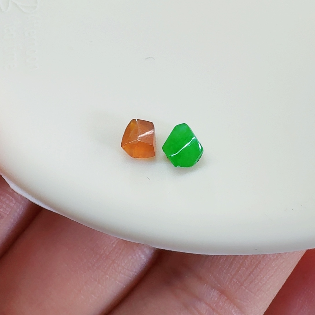 翡翠颈饰未镶嵌裸石