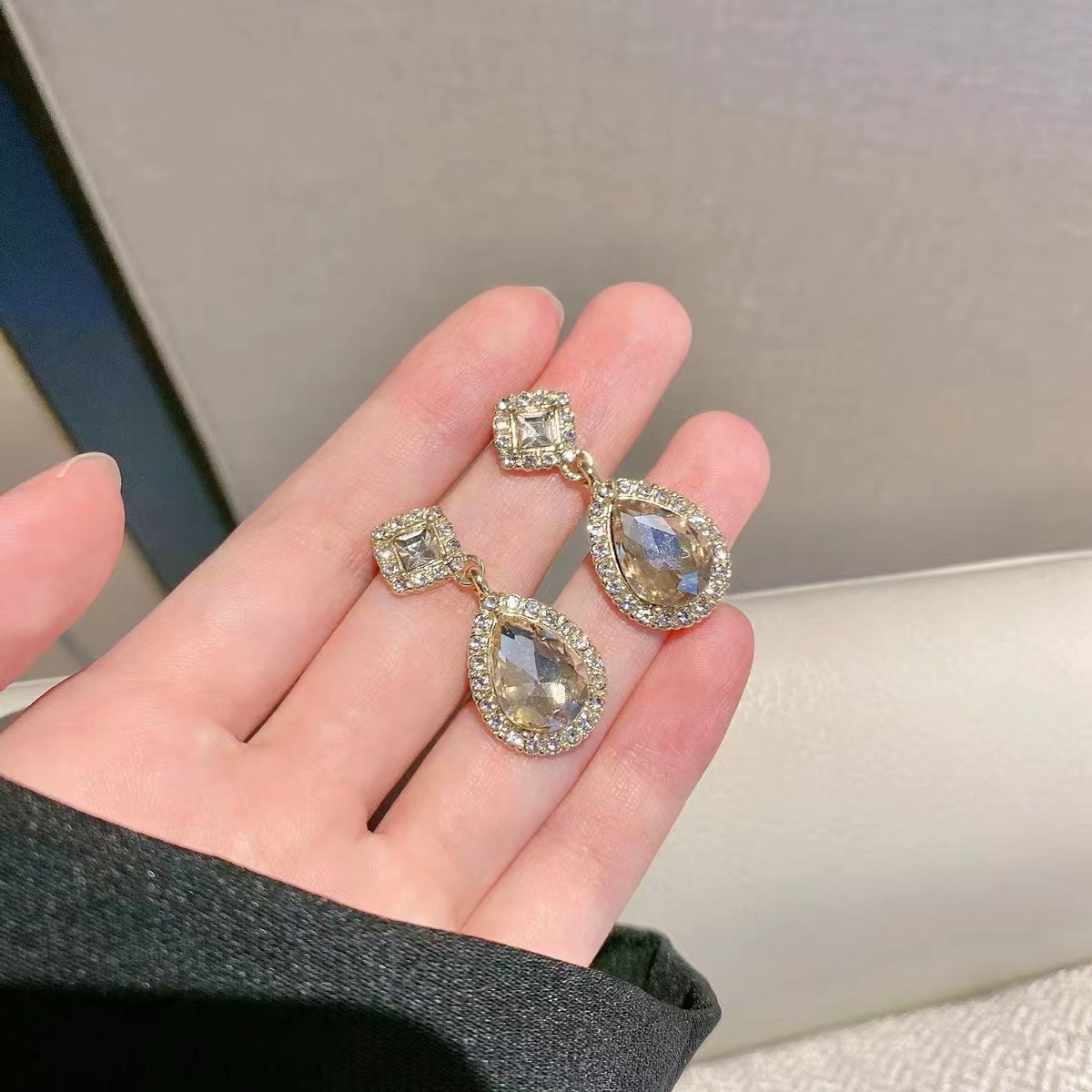 合金仿水晶耳饰轻奢气质水滴镶钻耳夹复古宫廷风无耳洞精致耳环