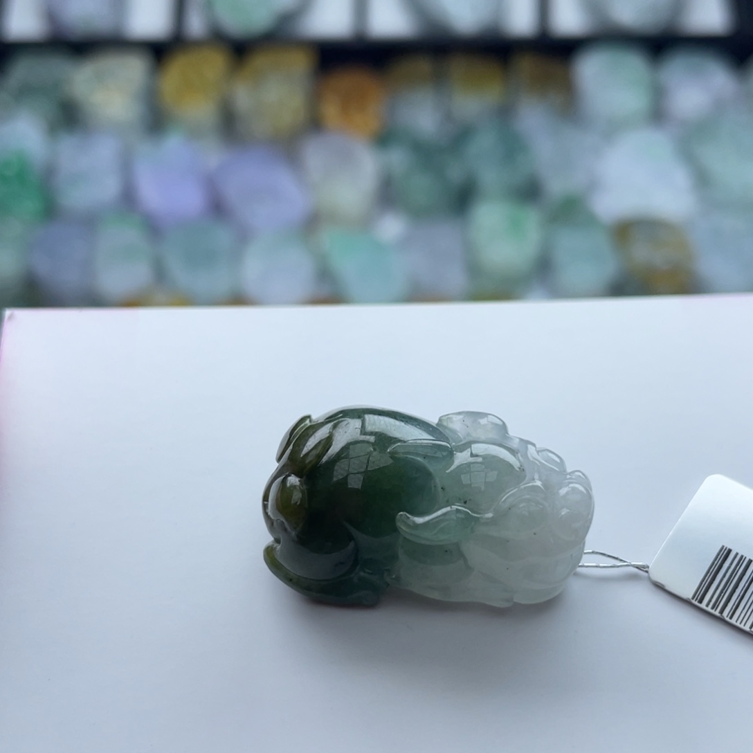 翡翠颈饰未镶嵌貔貅