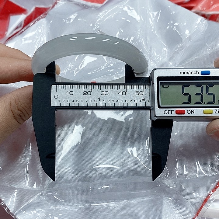 翡翠手镯未镶嵌336          