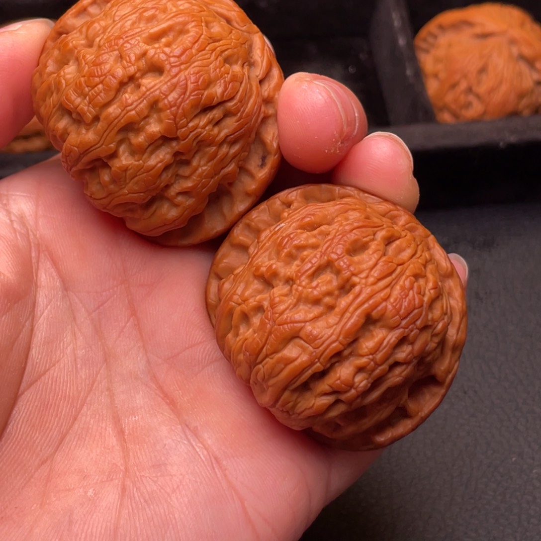 文玩核桃把件秦岭野生核桃